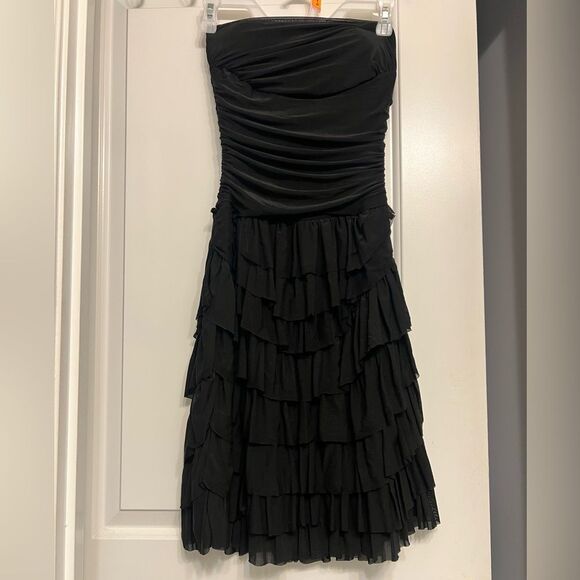 Romeo & Juliet Couture Black Asymmetrical Strapless Dress | small - Picture 1 of 5